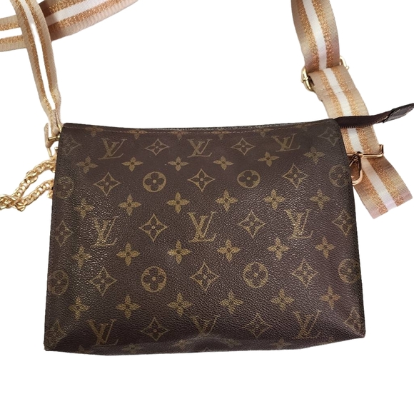 Authentic LOUIS VUITTON vintage monogram poche toilette 26 pouch crossbody bag - Picture 2 of 10